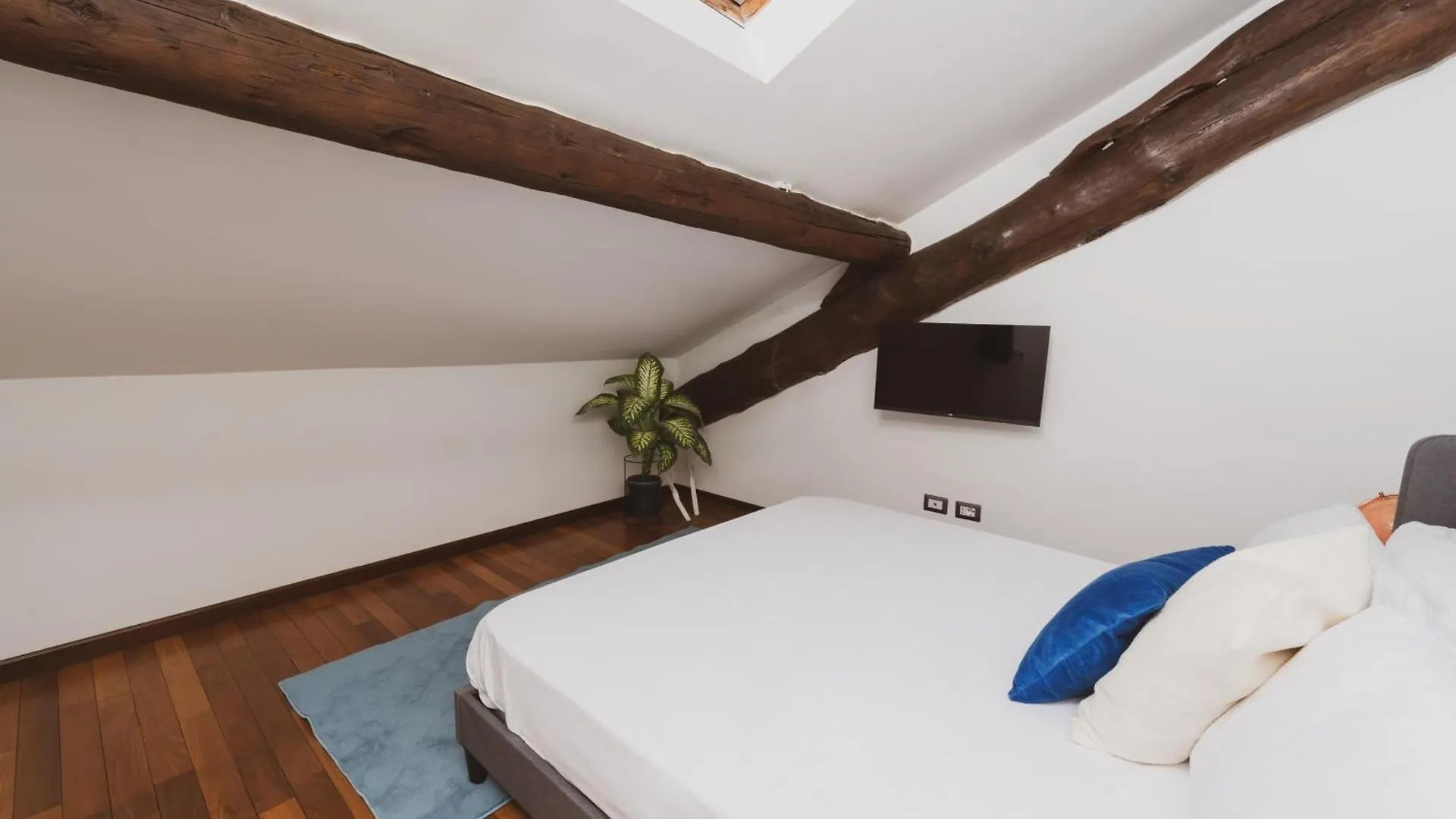 Apartment Loft Corso Como Milan